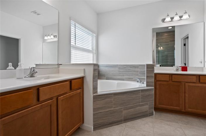 Image No.15-6 Bed House for sale