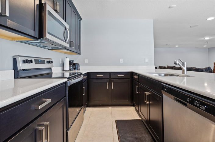 Image No.17-6 Bed House for sale