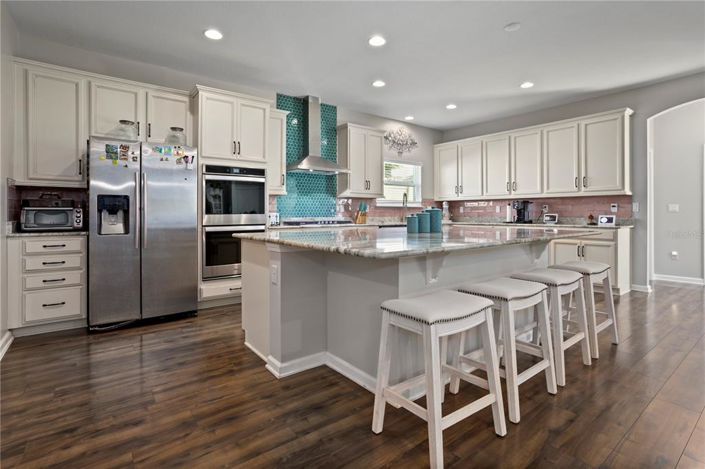 Image No.2-6 Bed House for sale