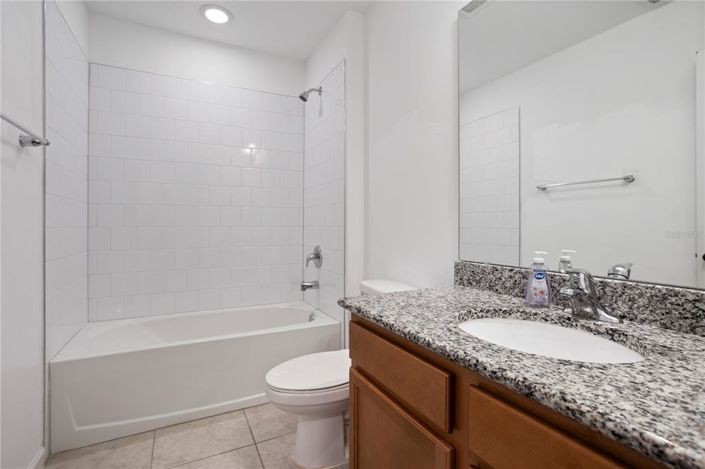 Image No.24-6 Bed House for sale