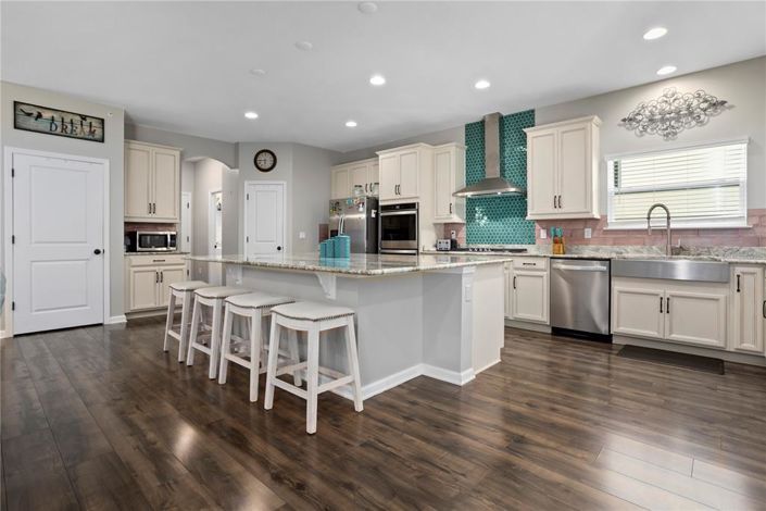 Image No.3-6 Bed House for sale