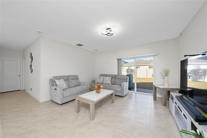 Image No.10-5 Bed House for sale