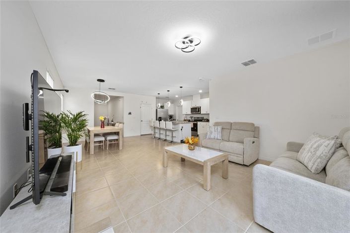 Image No.11-5 Bed House for sale