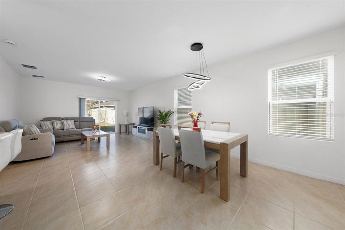Image No.7-5 Bed House for sale