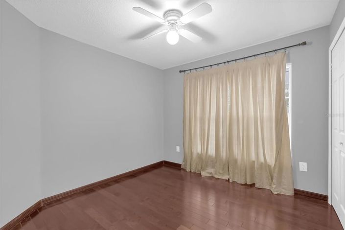 Image No.15-3 Bed House for sale