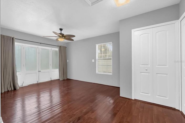 Image No.17-3 Bed House for sale