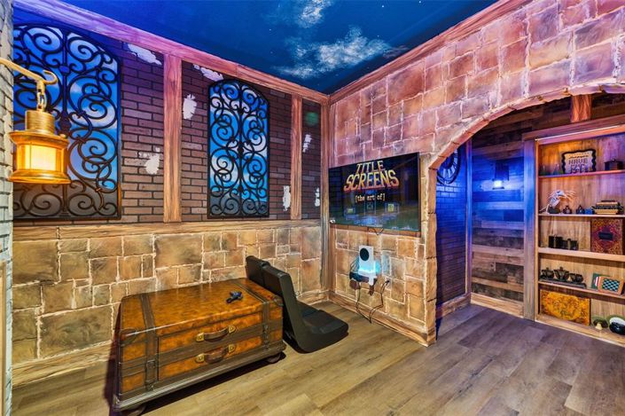 Image No.12-5 Bed House for sale