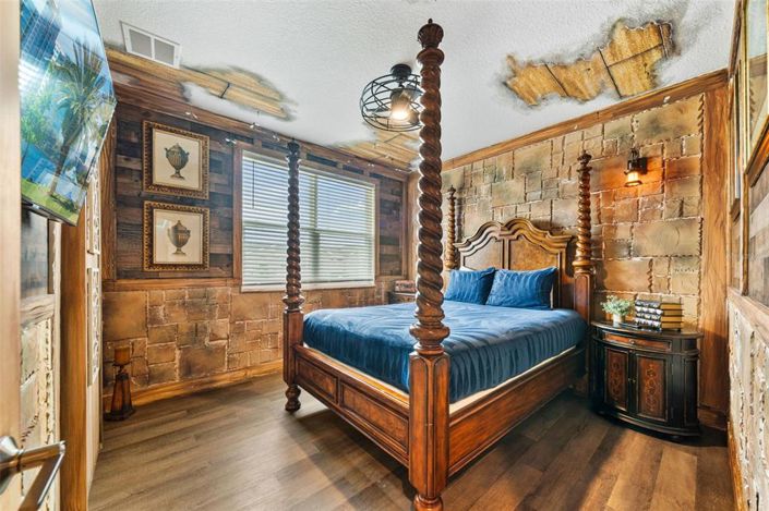 Image No.3-5 Bed House for sale