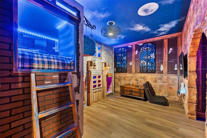 Image No.5-5 Bed House for sale