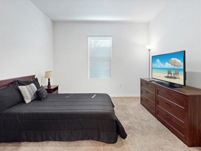 Image No.18-4 Bed House for sale