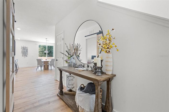 Image No.8-5 Bed House for sale