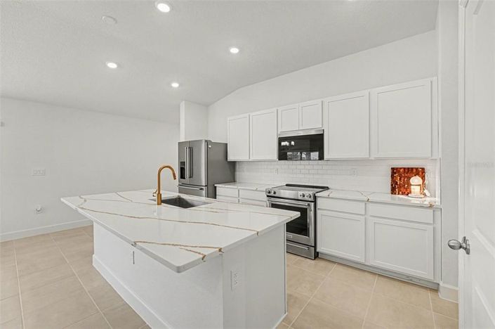 Image No.10-4 Bed House for sale