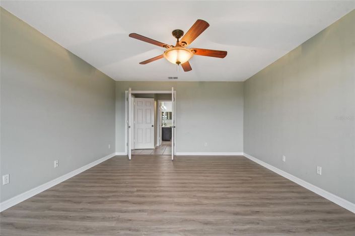 Image No.18-4 Bed House for sale