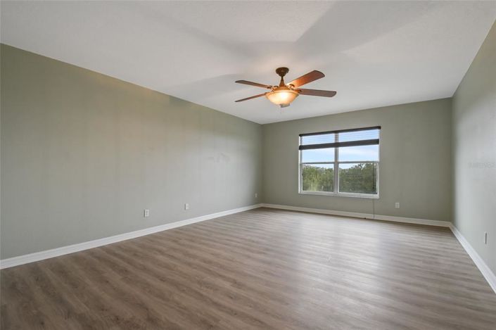 Image No.19-4 Bed House for sale