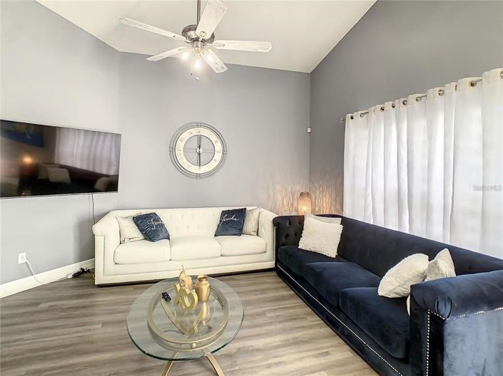 Image No.8-4 Bed House for sale