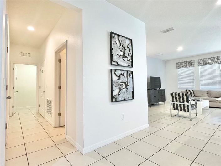 Image No.5-7 Bed House for sale