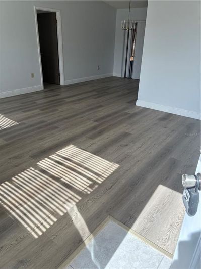 Image No.8-2 Bed House for sale