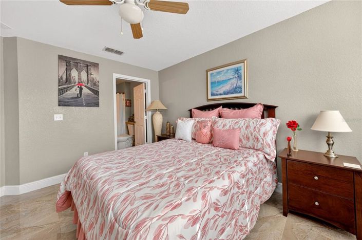 Image No.25-4 Bed Apartment for sale