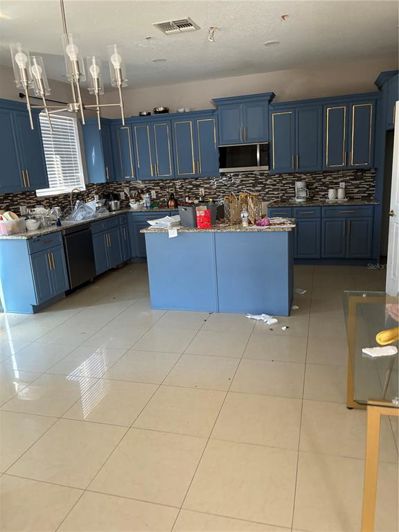 Image No.2-4 Bed House for sale