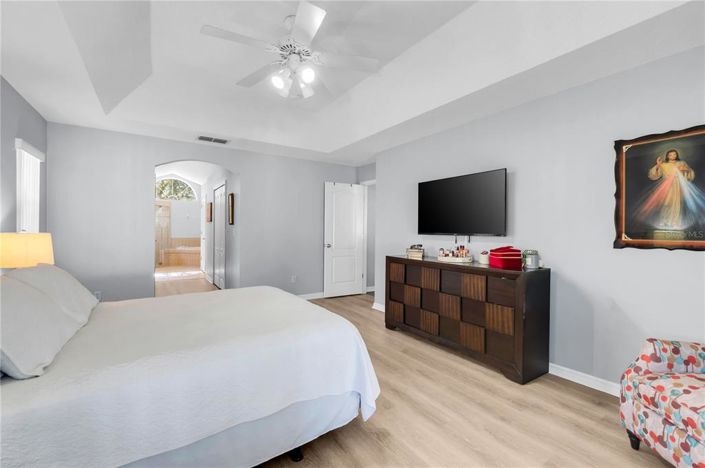 Image No.15-3 Bed House for sale