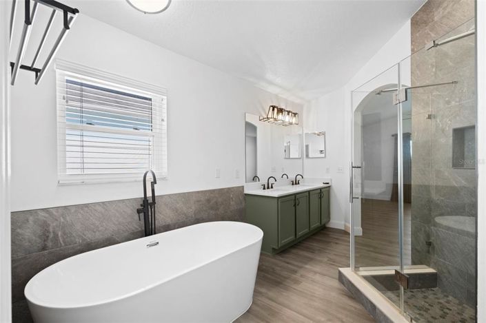 Image No.19-3 Bed House for sale