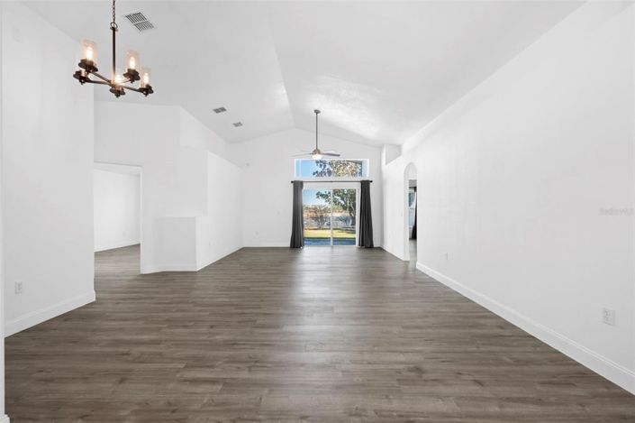 Image No.3-3 Bed House for sale