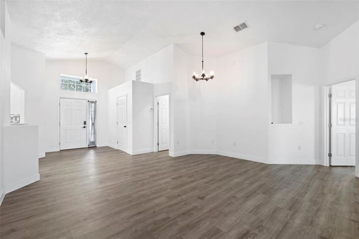 Image No.7-3 Bed House for sale