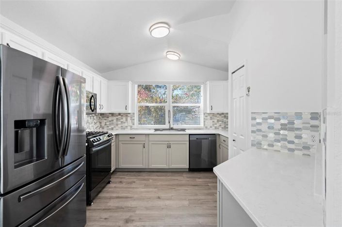 Image No.8-3 Bed House for sale