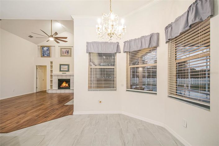 Image No.11-5 Bed House for sale