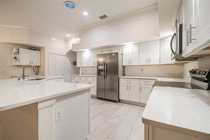 Image No.13-5 Bed House for sale