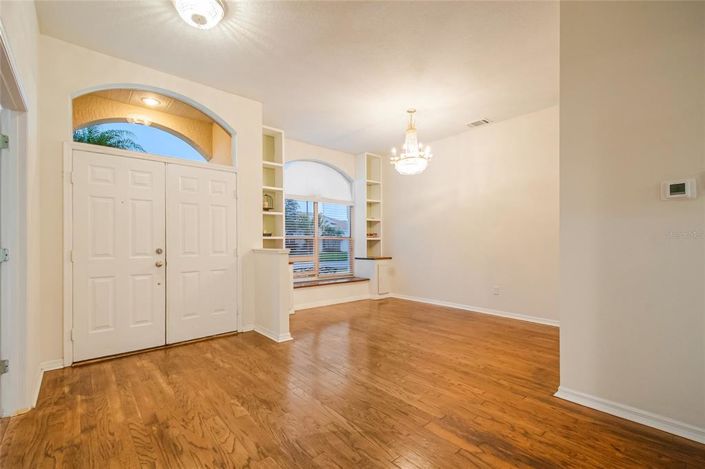 Image No.21-5 Bed House for sale