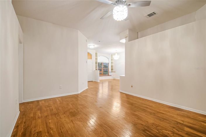 Image No.25-5 Bed House for sale