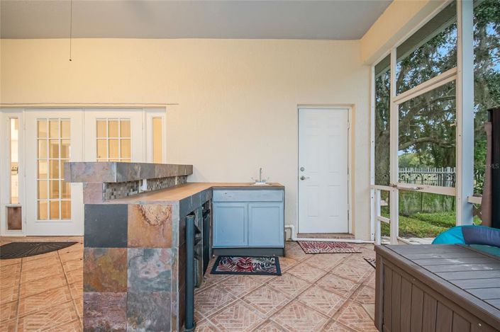 Image No.44-5 Bed House for sale