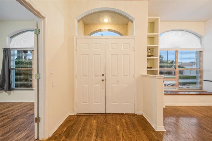 Image No.6-5 Bed House for sale