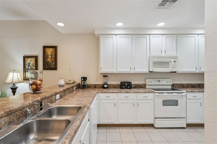 Image No.12-Appartement de 2 chambres à vendre à Saint John