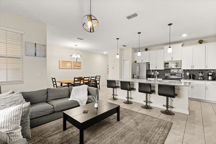 Image No.2-4 Bed Townhouse for sale