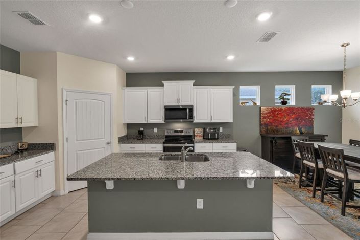 Image No.11-3 Bed House for sale