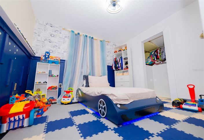 Image No.10-6 Bed House for sale