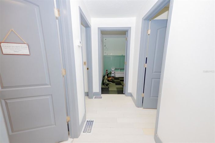 Image No.19-6 Bed House for sale