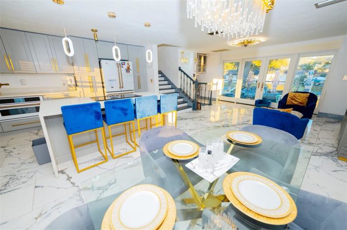 Image No.43-6 Bed House for sale