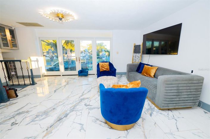 Image No.48-6 Bed House for sale