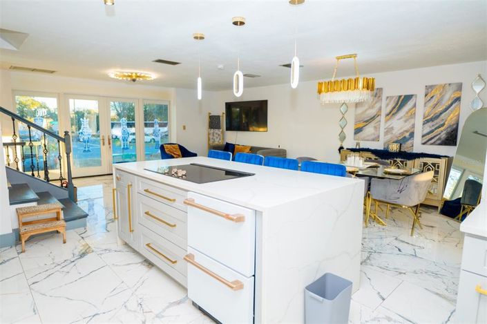 Image No.51-6 Bed House for sale