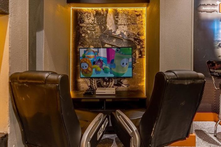 Image No.13-9 Bed House for sale