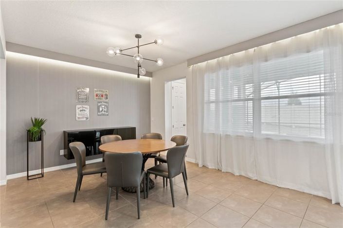 Image No.6-9 Bed House for sale