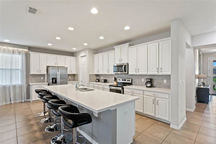 Image No.7-9 Bed House for sale