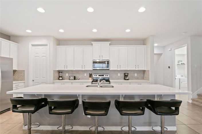 Image No.8-9 Bed House for sale