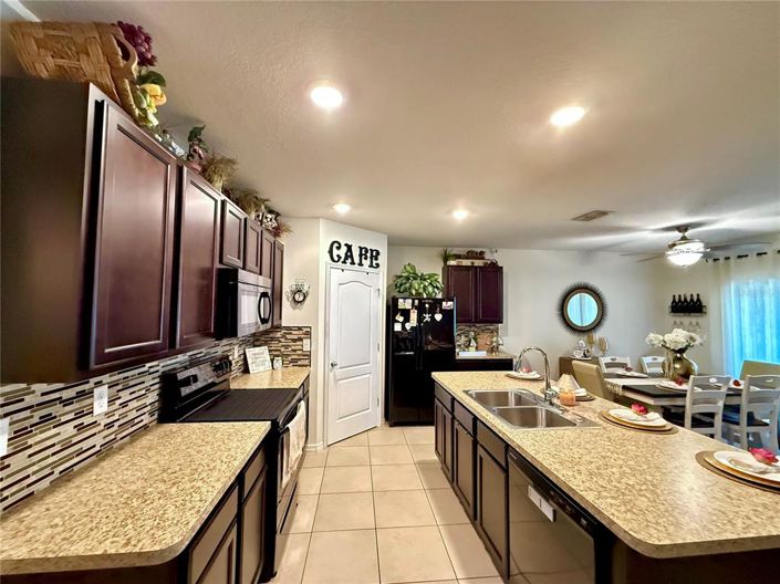 Image No.24-4 Bed House for sale