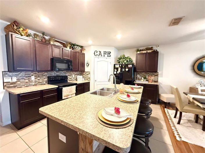 Image No.25-4 Bed House for sale