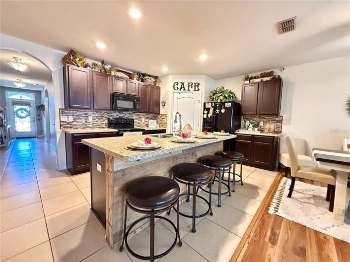 Image No.26-4 Bed House for sale