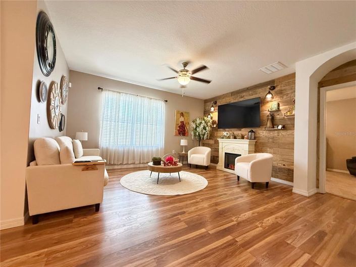 Image No.27-4 Bed House for sale